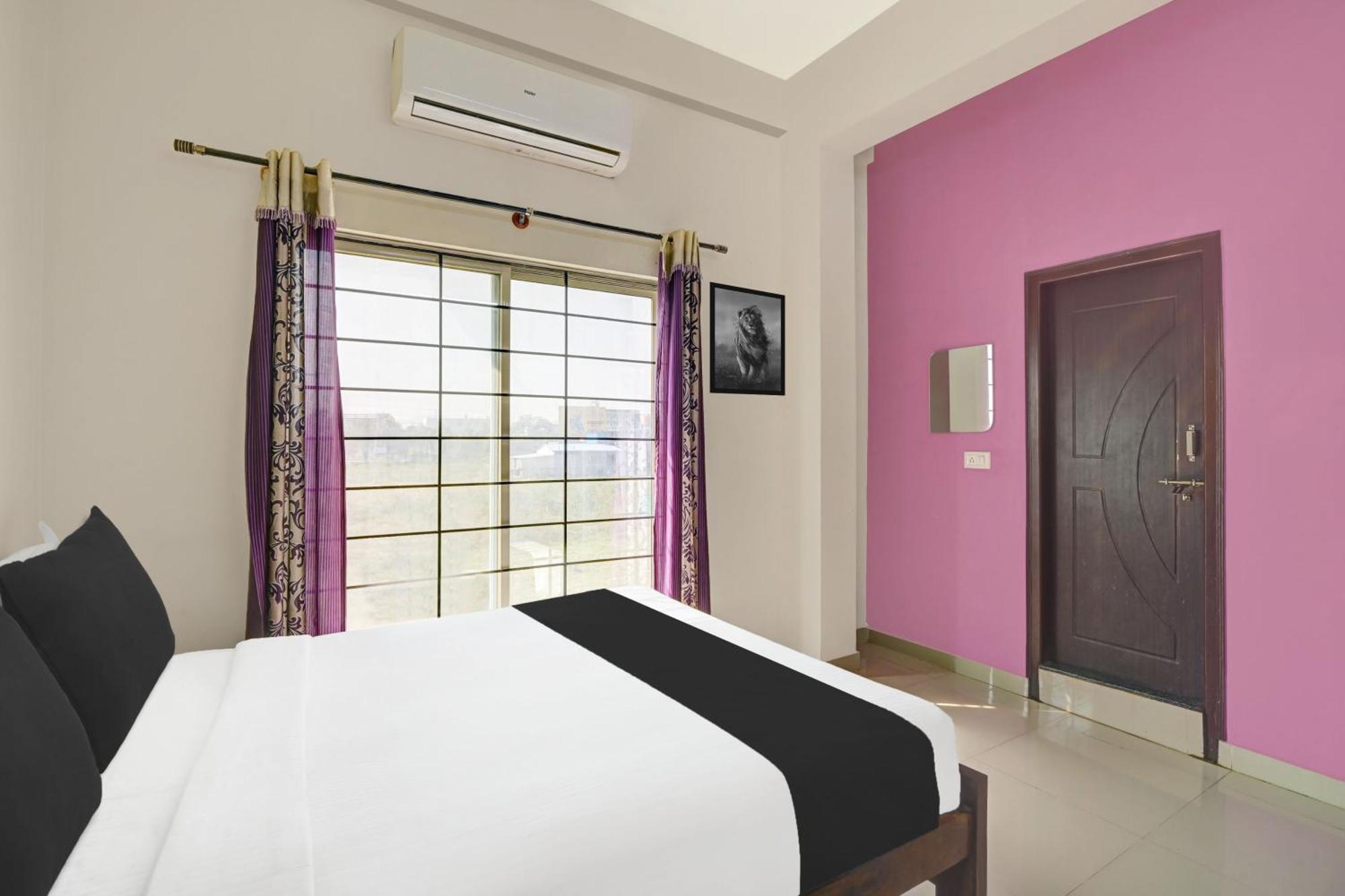 Hotel Super Collection O Chikmangaluru Near Railway Station à Chikmagalūr Extérieur photo