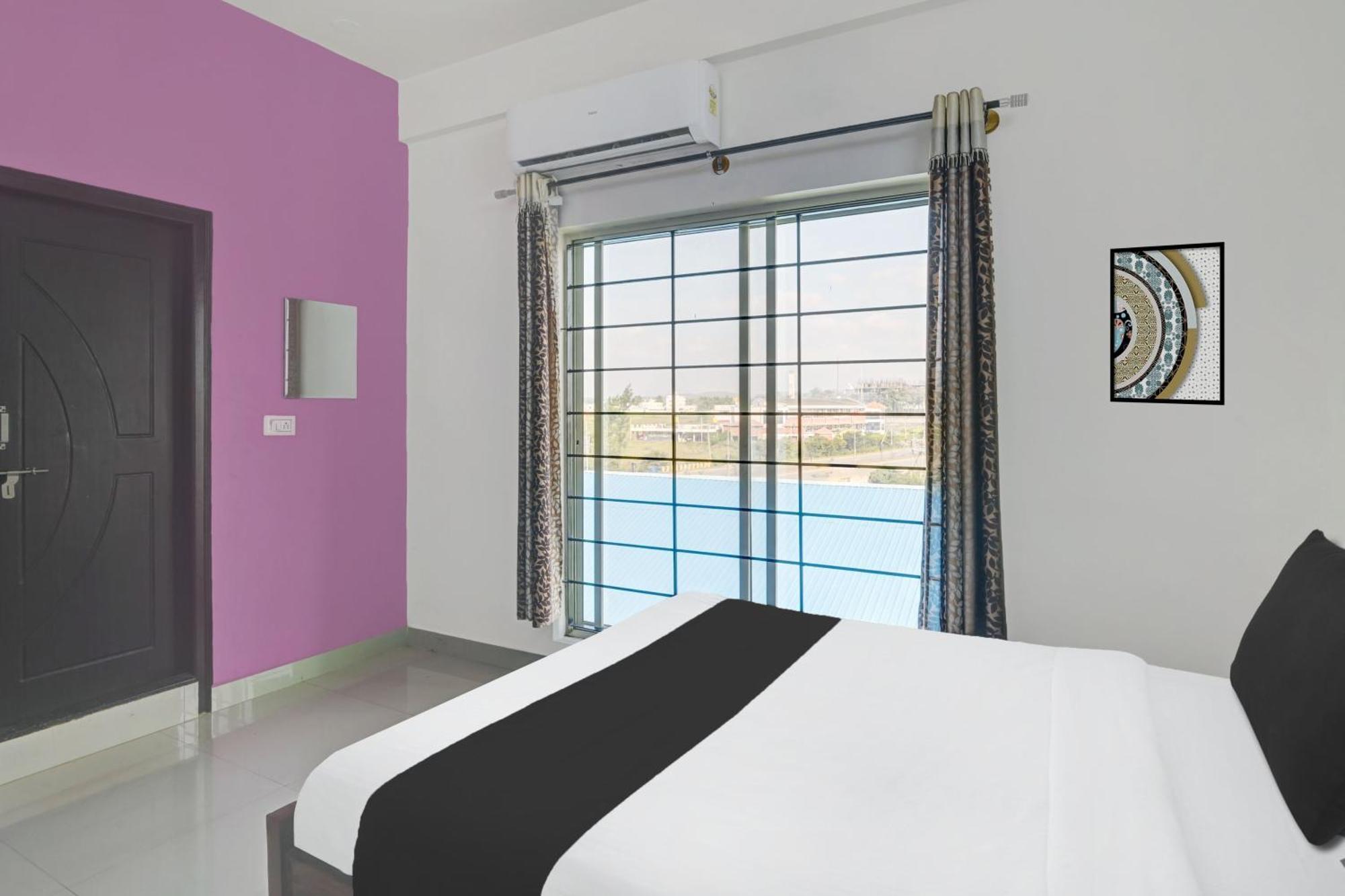 Hotel Super Collection O Chikmangaluru Near Railway Station à Chikmagalūr Extérieur photo